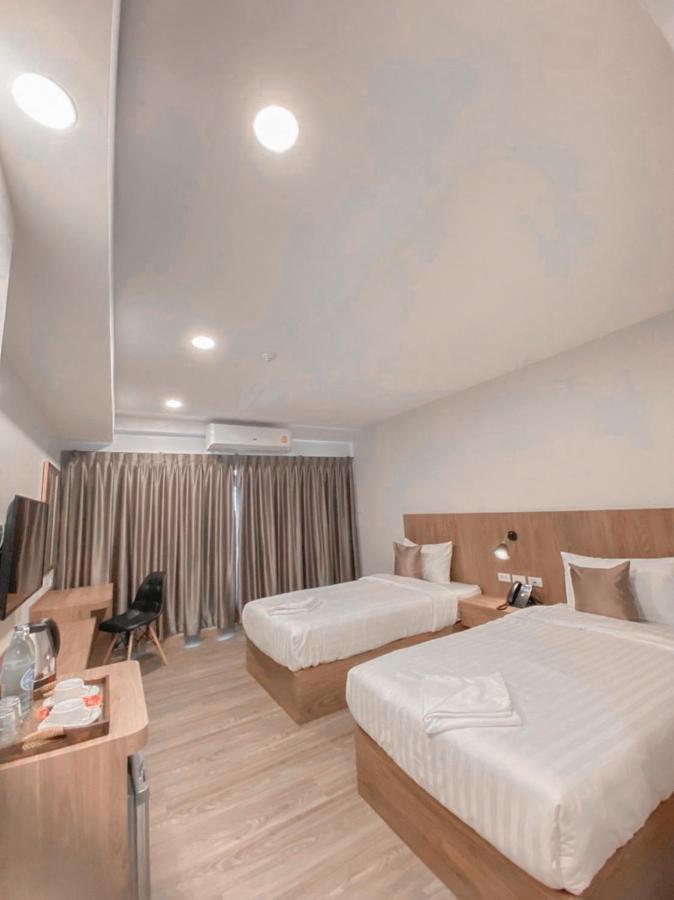 Nakara Hotel, Убонратчатхани Экстерьер фото