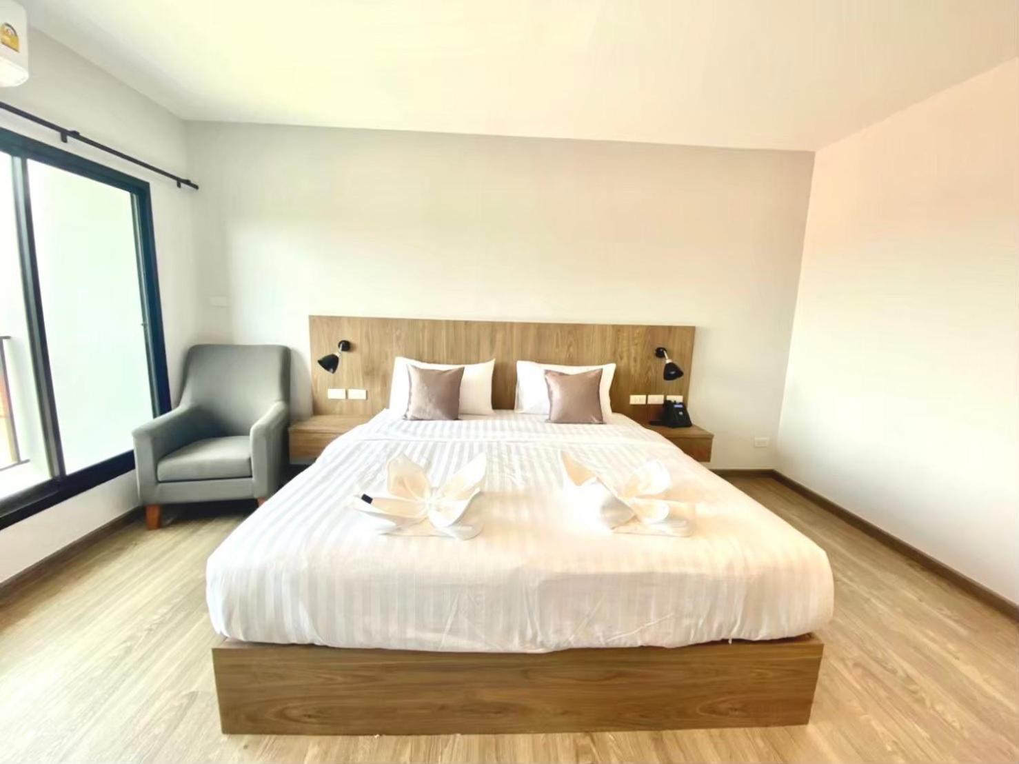 Nakara Hotel, Убонратчатхани Экстерьер фото